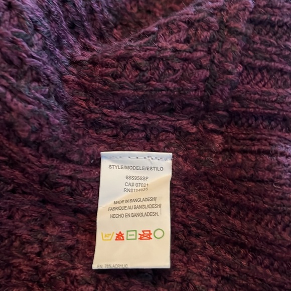 R D Style Cardigan. NWT - Picture 6 of 10